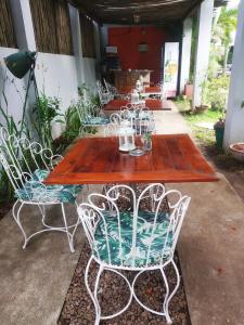 Acacia Inn GuestHouse