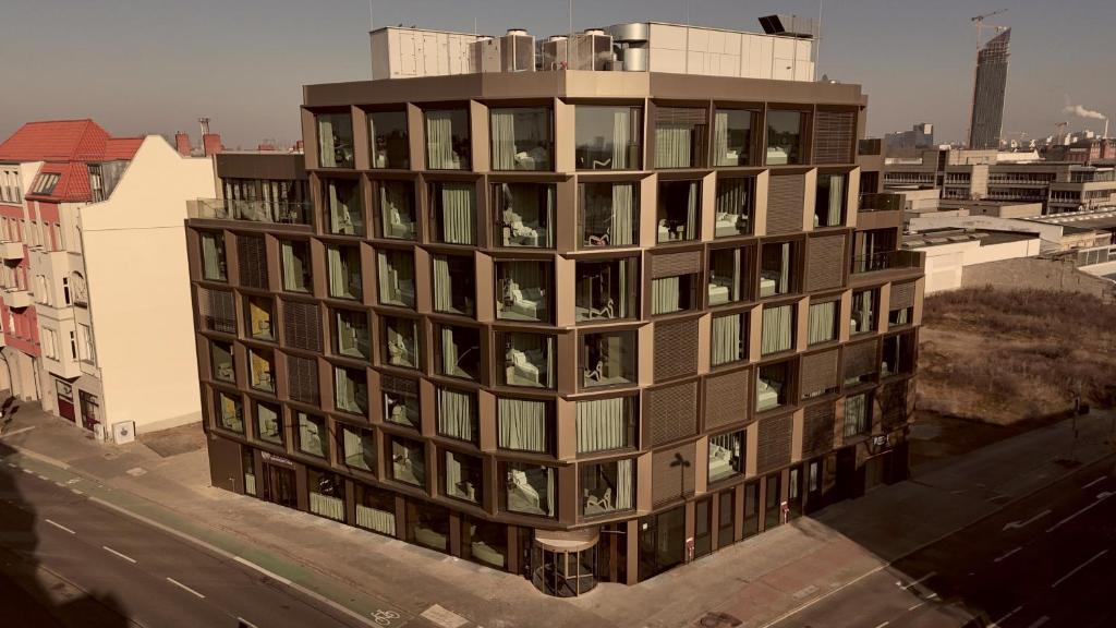 Bellman Hotel