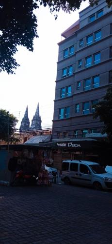 Central Palace Hotel