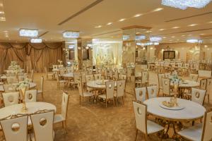 Reef Global Hotel
